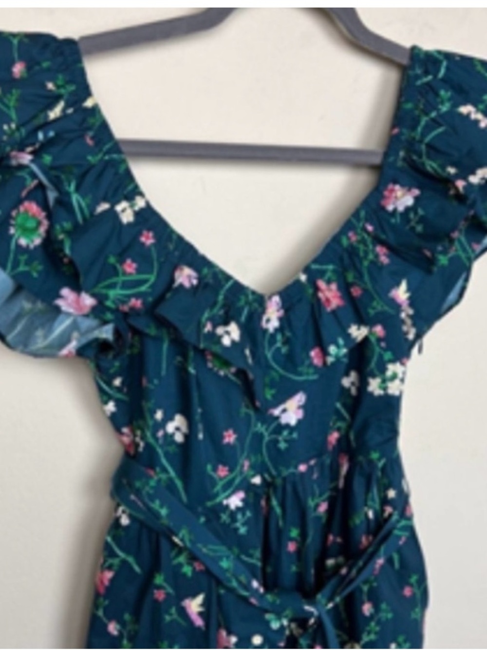 Hill House floral Ava Nap Dress
In Moody Floral Size S - Picture 4 of 8